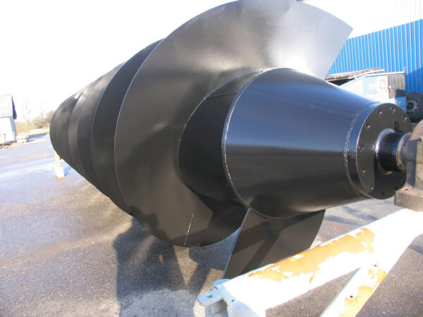 Hydrodynamic screw rotor for sewage ready to be shipped