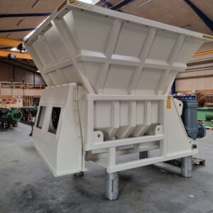 ACTA crusher for recycling with special inlet hopper and outlet for ceiling tiles