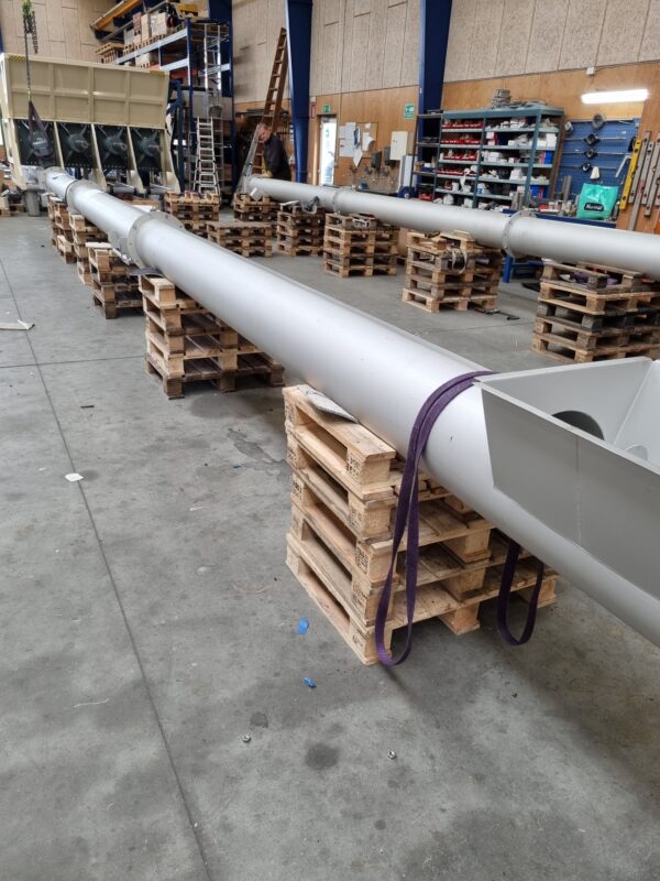 Tube conveyors for flake ice